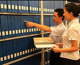 出国留学，学校不管保存档案该怎么办？
